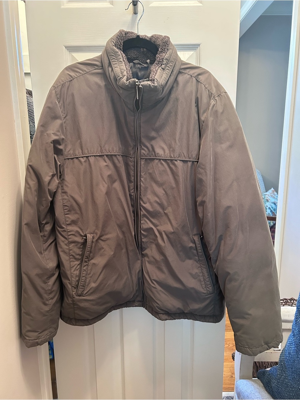 Eddie Bauer Khaki Green Premium Goose Down Jacket w/Pockets & Hood in Collar. L